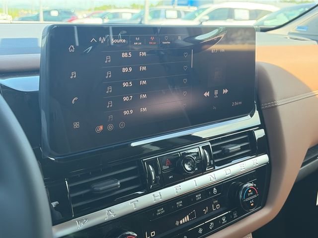 New 2026 Everest White Pearl TriCoat / Super Black Two-tone Nissan Platinum image 22