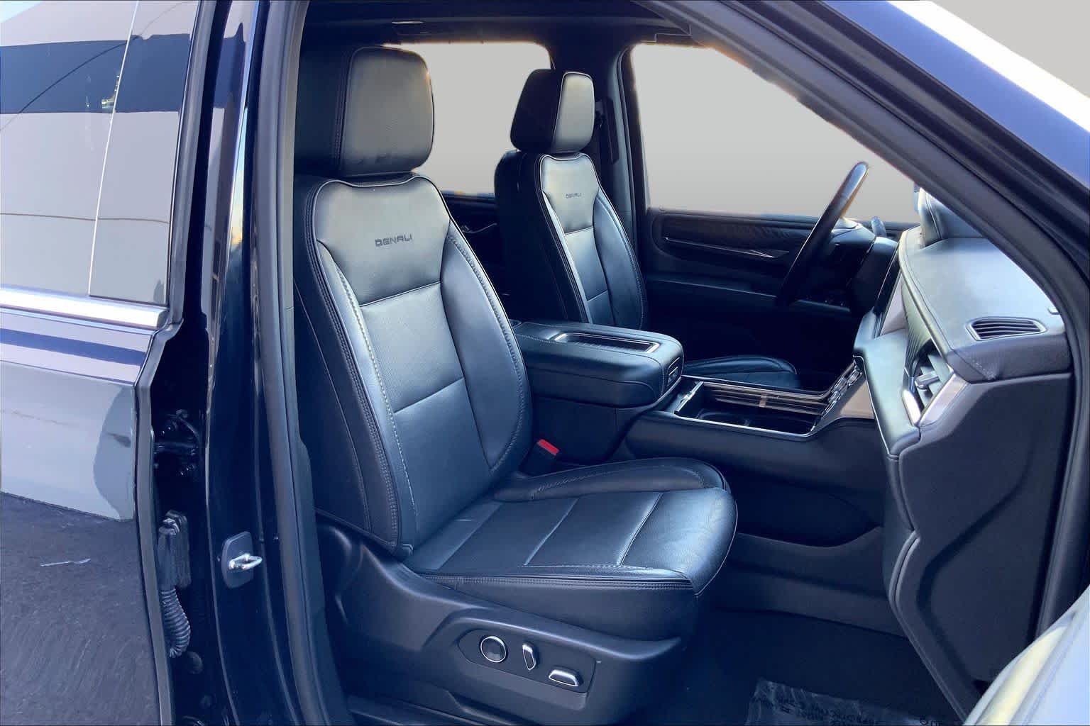 Used 2023 Midnight Blue Metallic GMC Denali image 9