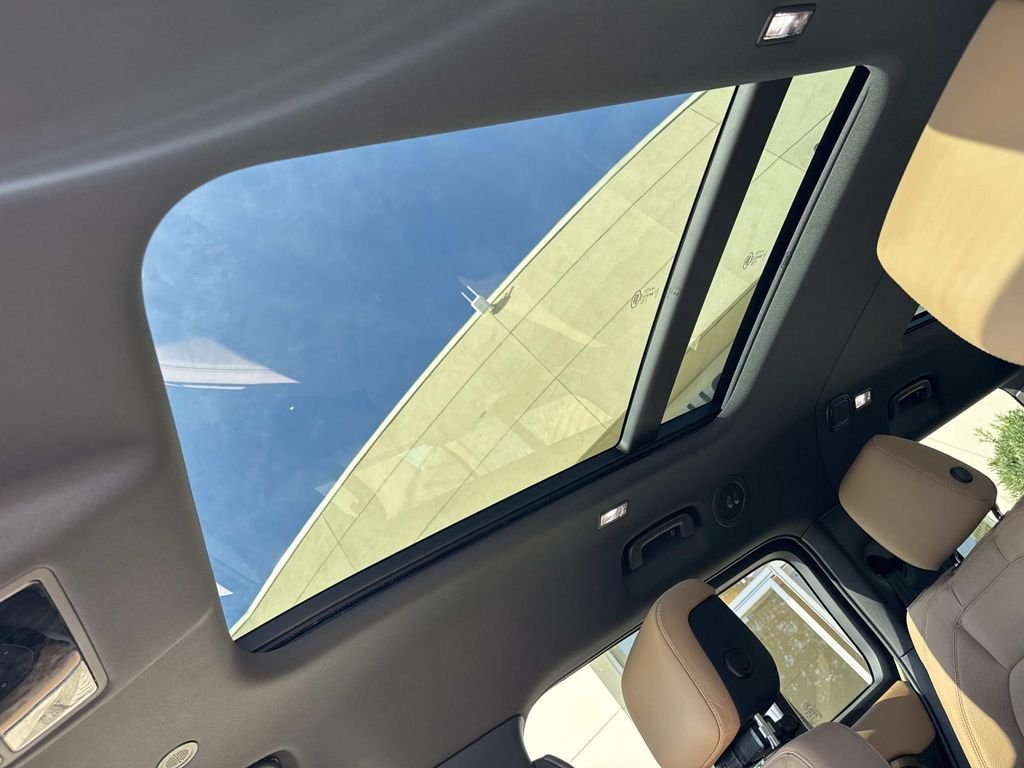 New 2026 Woolstone Green Land Rover S image 11