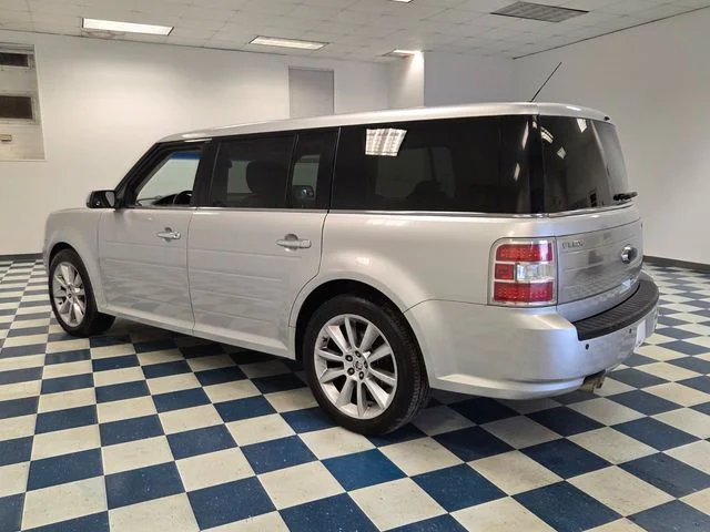 Used 2011 Silver Ford Limited image 5