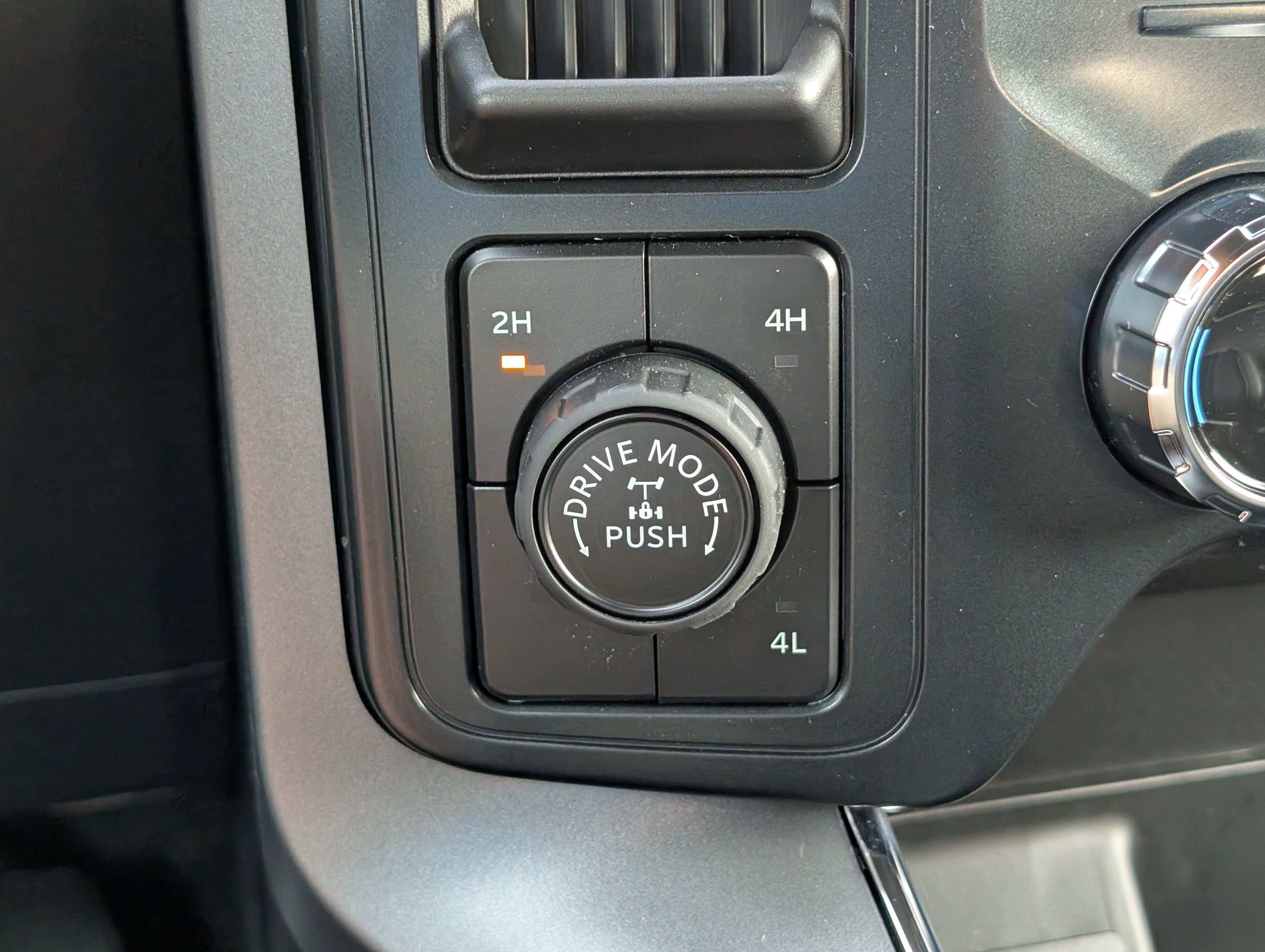 New 2026 OXFORD WHITE FORD XLT image 29