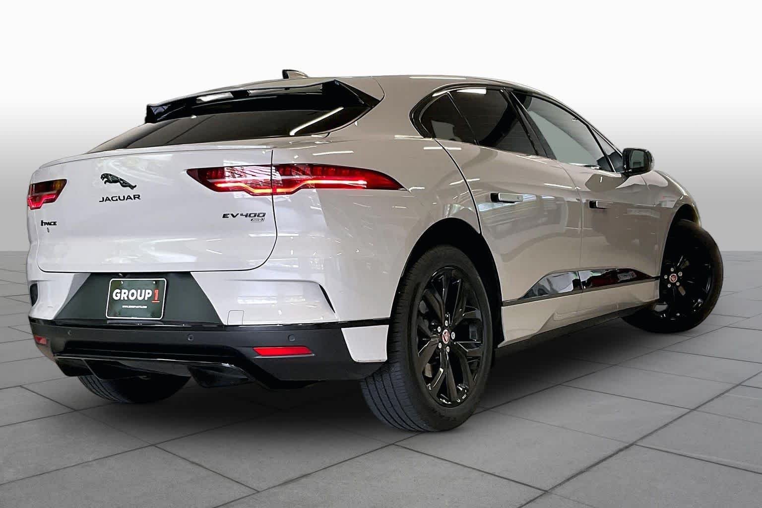 Used 2022 Yulong White Metallic Jaguar HSE image 12