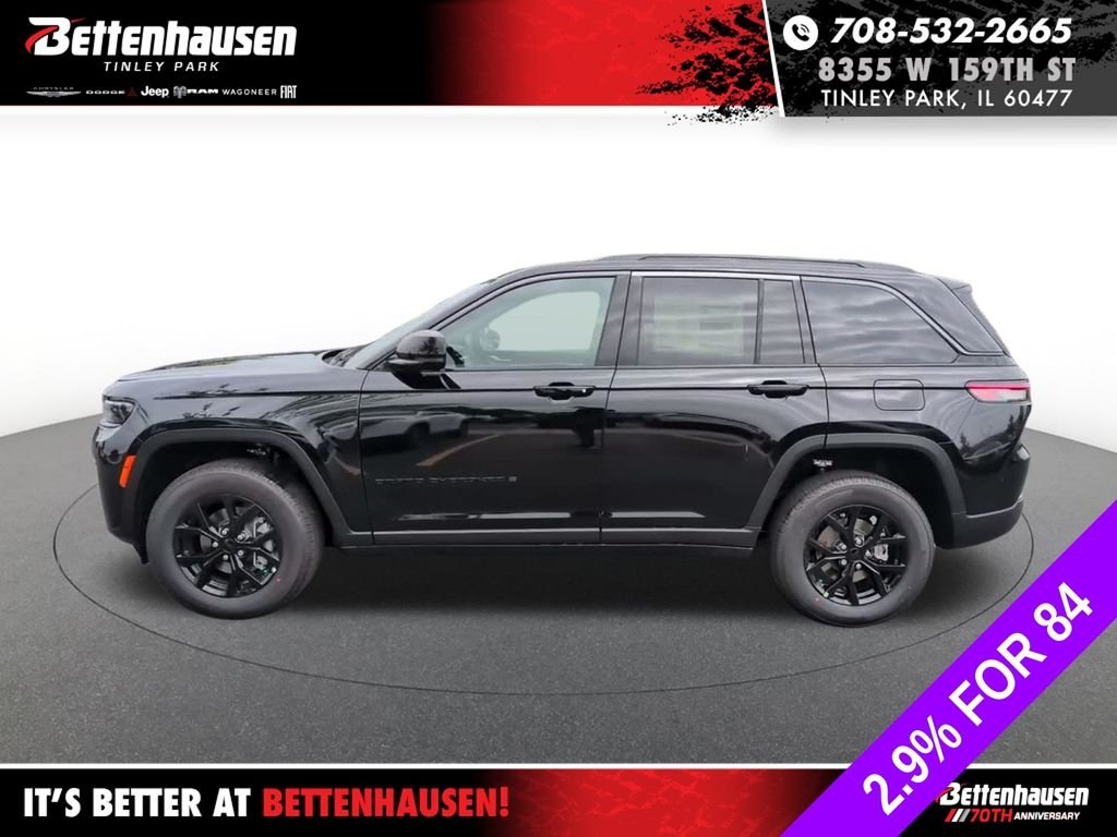 New 2026 Diamond Black Crystal Pearl-Coat Exterior Paint Jeep Laredo image 13