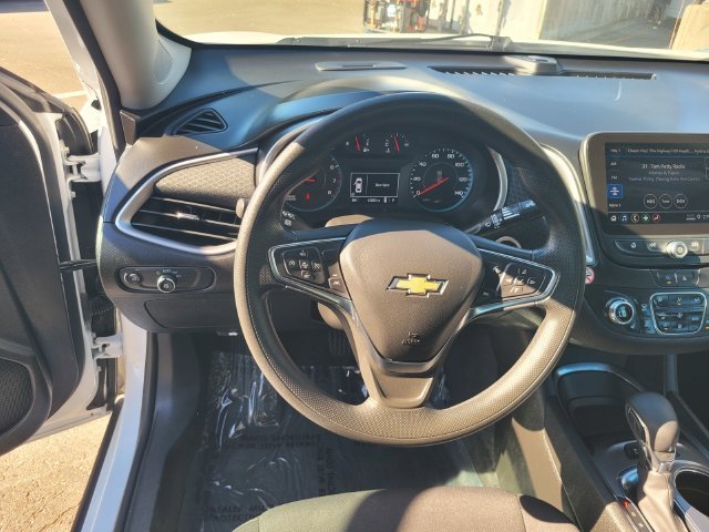 Used 2025 White Chevrolet LT image 30