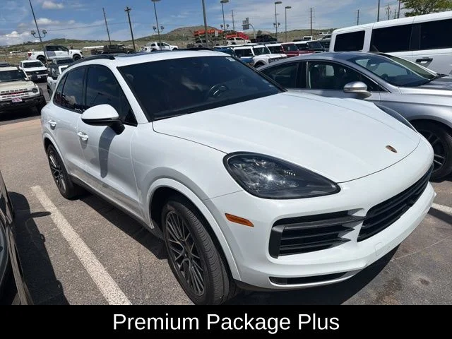 Used 2020  Porsche Base image 3