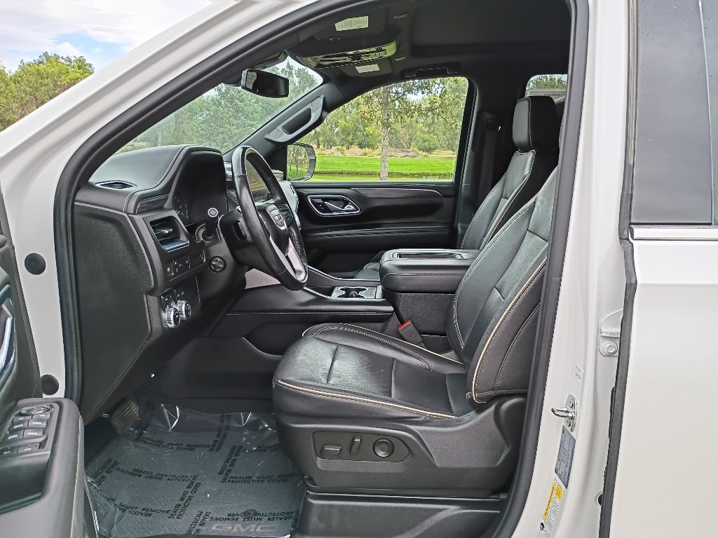 Used 2021 White Frost Tricoat GMC SLT image 25