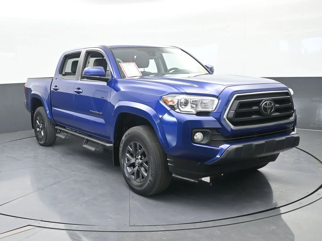 Used 2022 Blue Toyota SR5 image 9