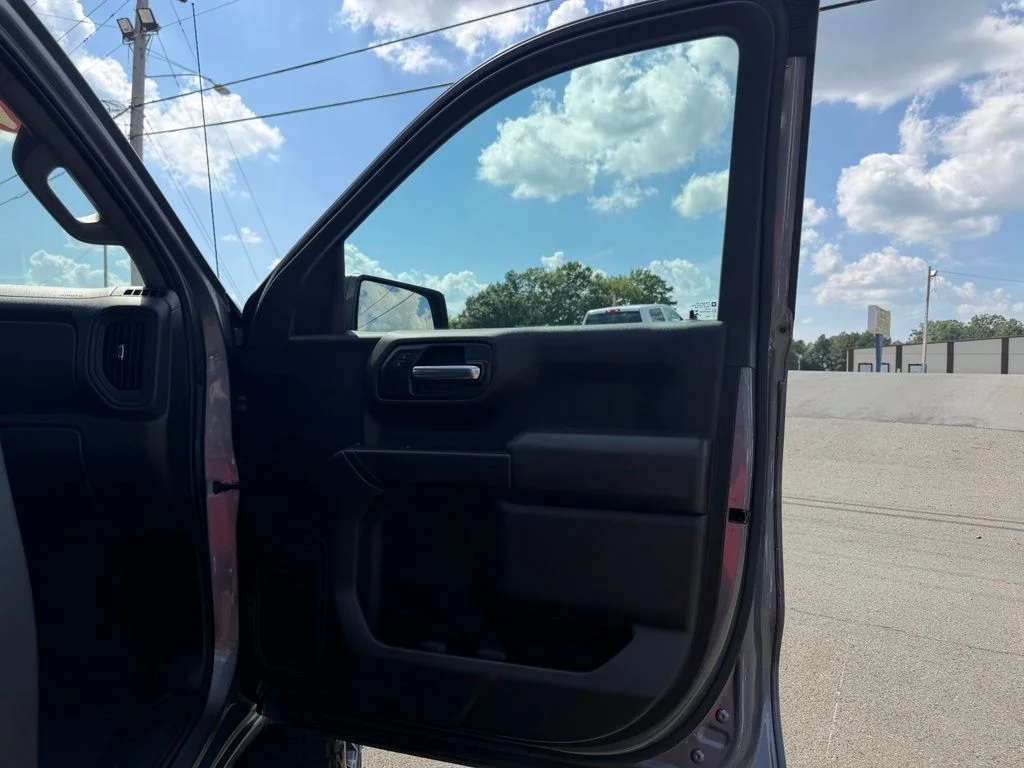 Used 2021  Chevrolet Custom Trail Boss image 27