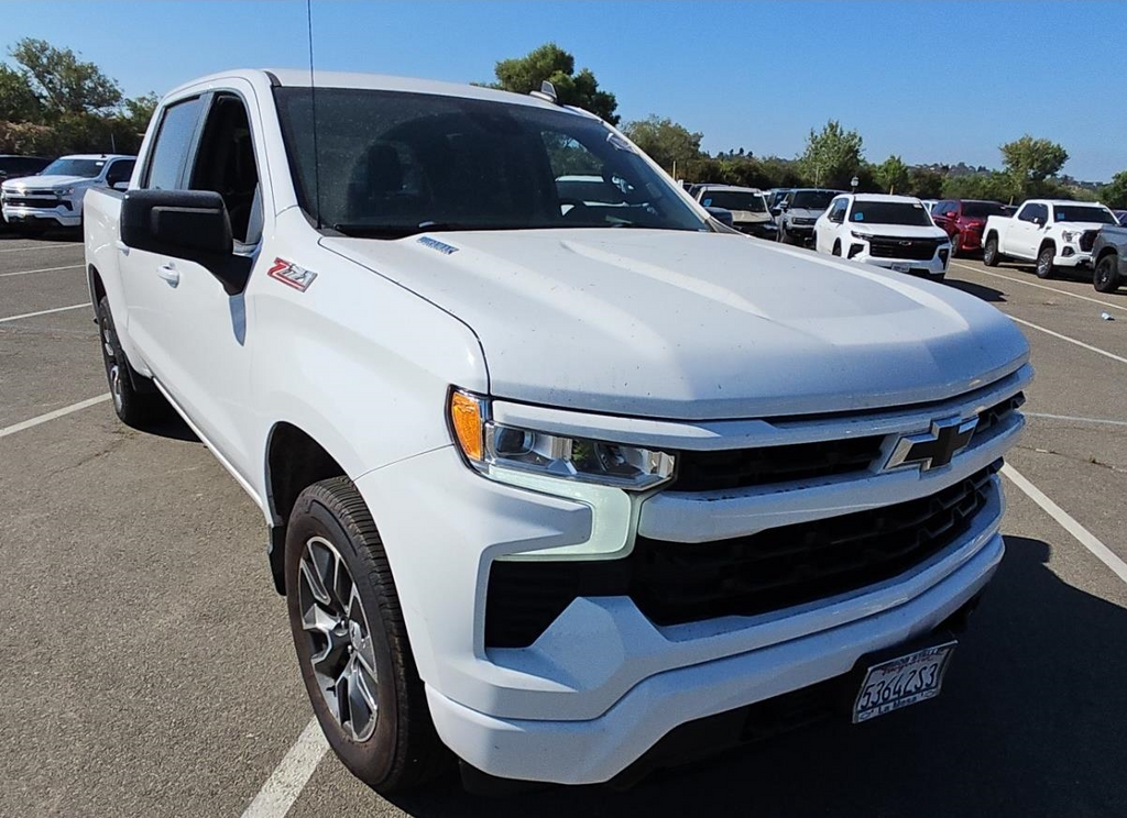 Used 2023 White Chevrolet RST image 3
