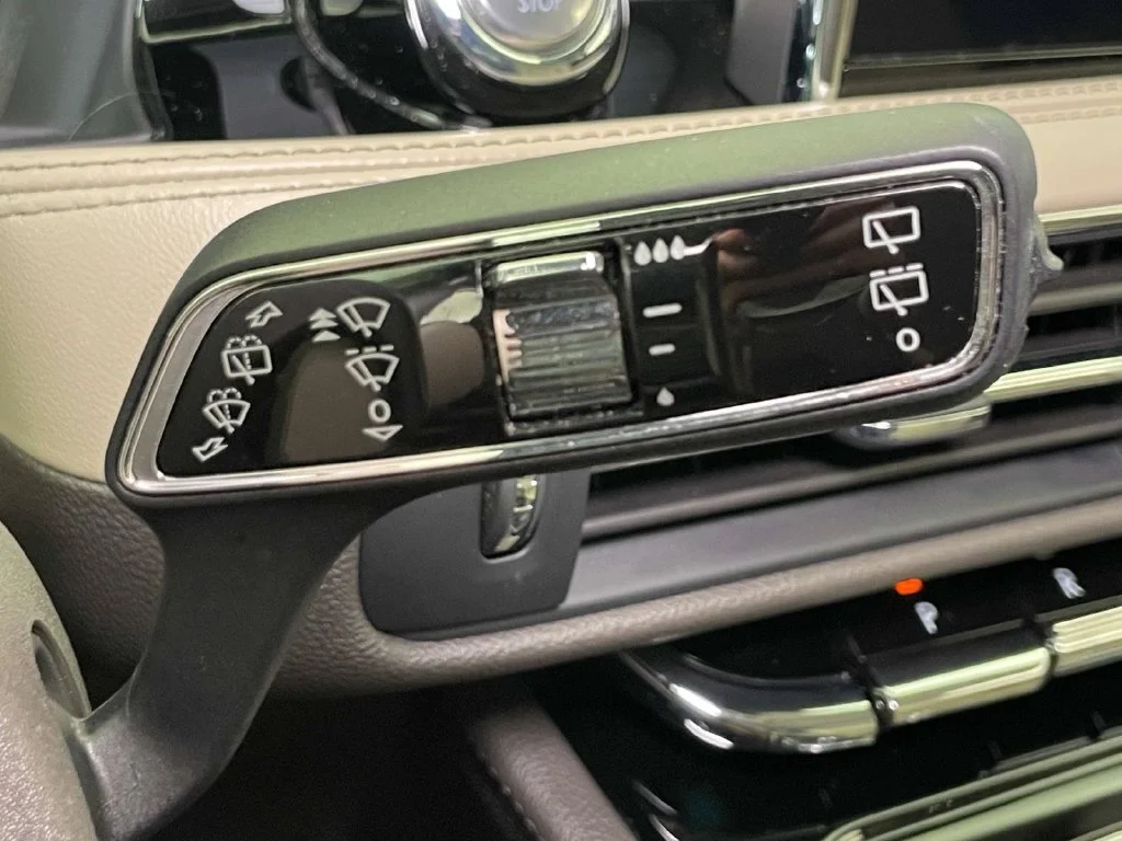 Used 2021 Gray Lincoln Standard image 32