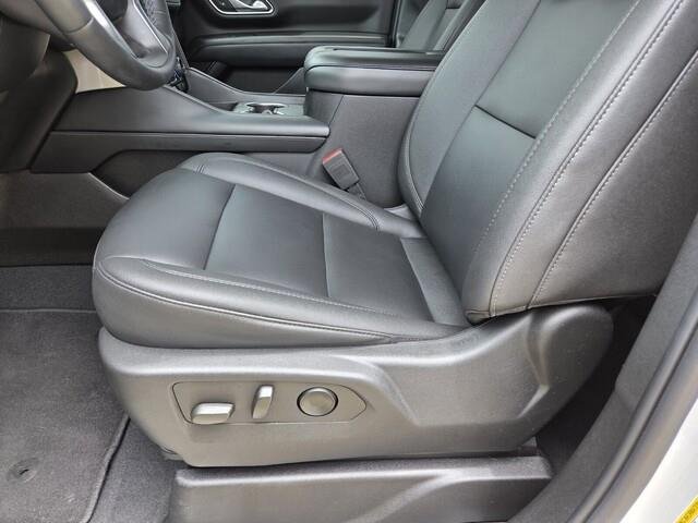 Used 2024 Iridescent Pearl Tricoat Chevrolet LT image 12
