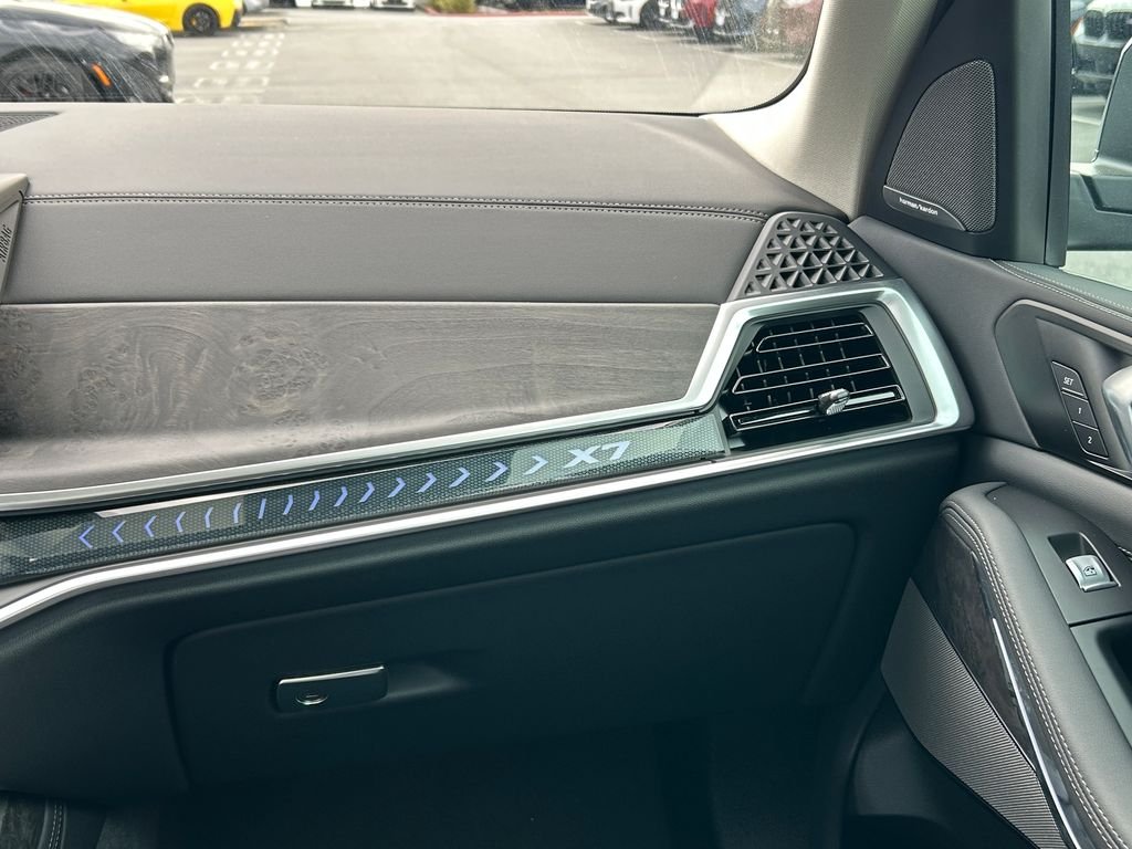 2026 BMW X7 40i - Photo 26