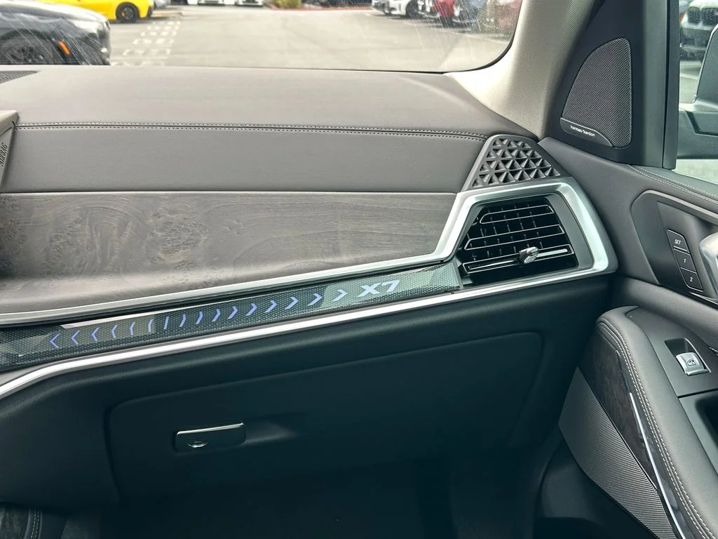 2026 BMW X7 40i - Photo 26