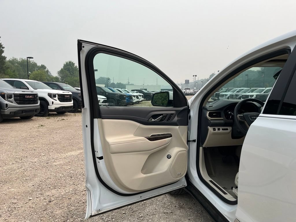 Used 2023 White Frost Tricoat GMC Denali image 20