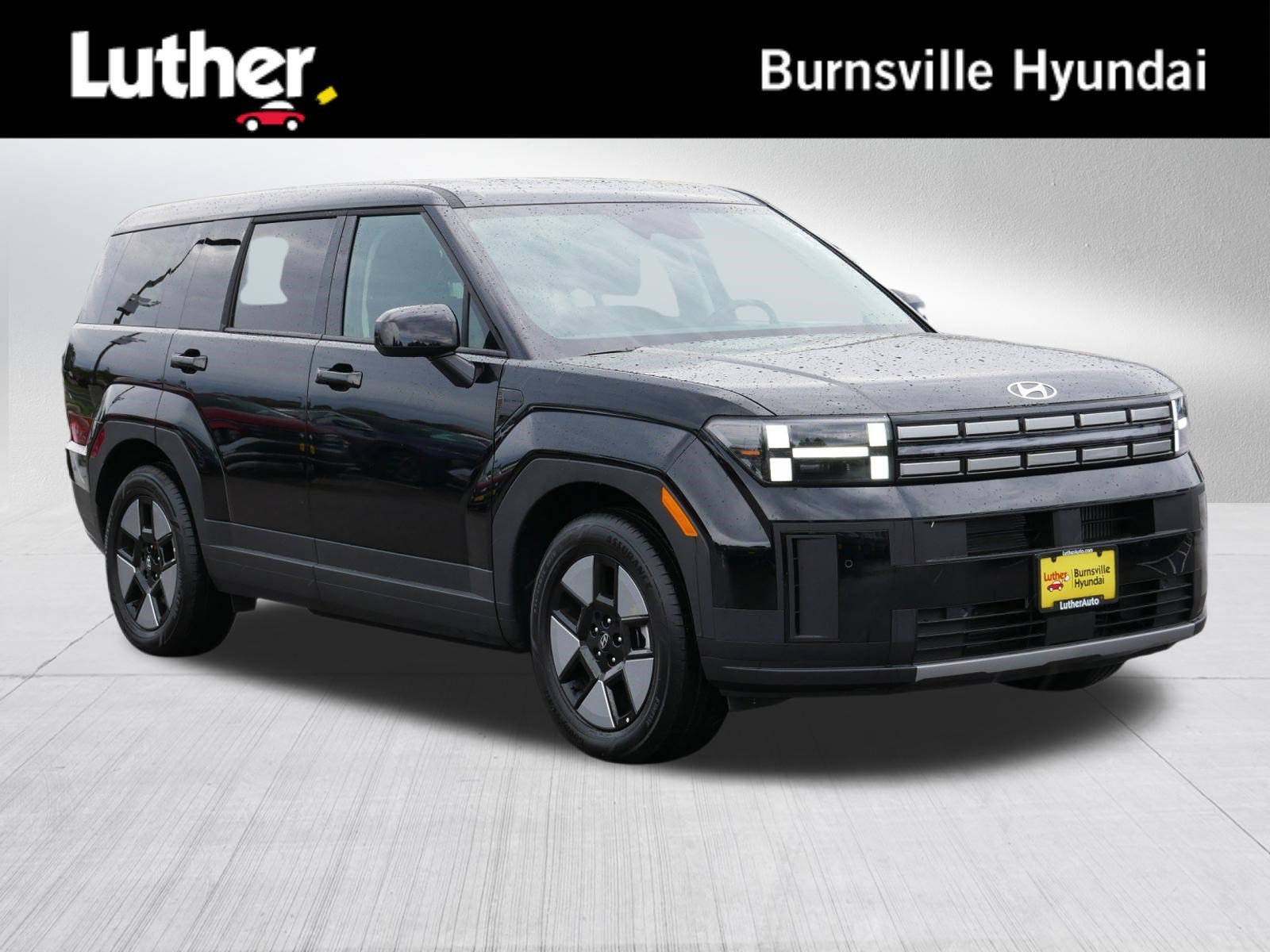 Certified Used 2026 Phantom Black Hyundai SE image 1