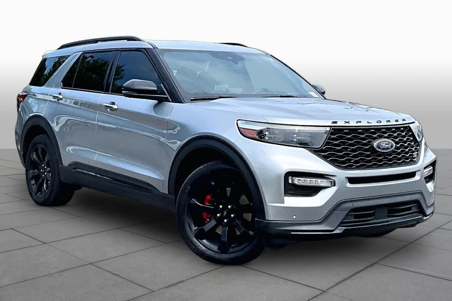 Used 2023 Iconic Silver Ford ST image 3