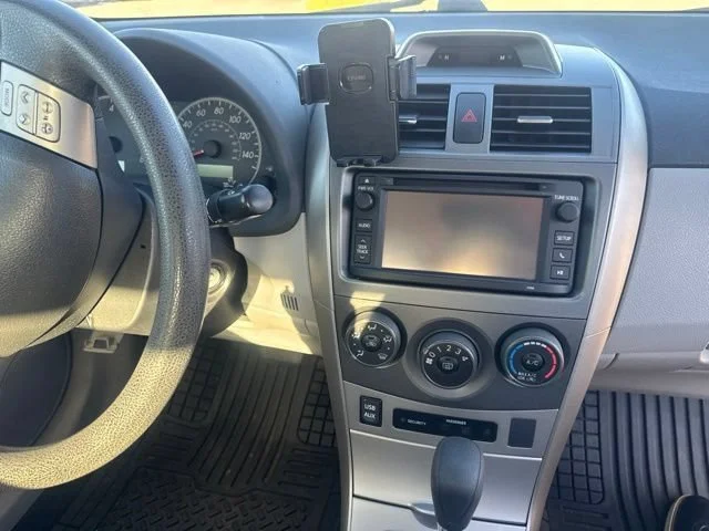 Used 2013 Magnetic Gray Metallic Toyota LE image 7