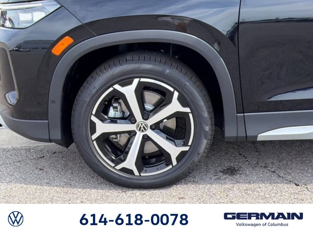 New 2026 Deep Black Pearl Volkswagen SE image 11