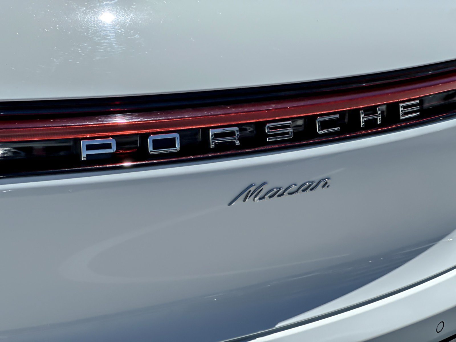 Certified Used 2024 White Porsche Macan (AWD) image 26