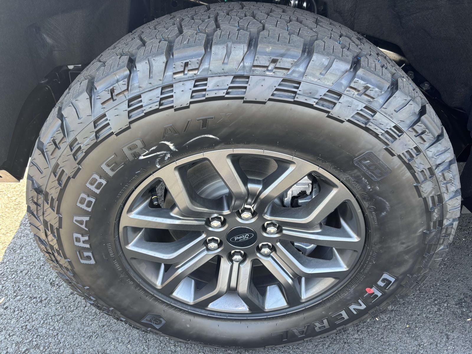 New 2026 Agate Black Metallic Ford Tremor® image 46