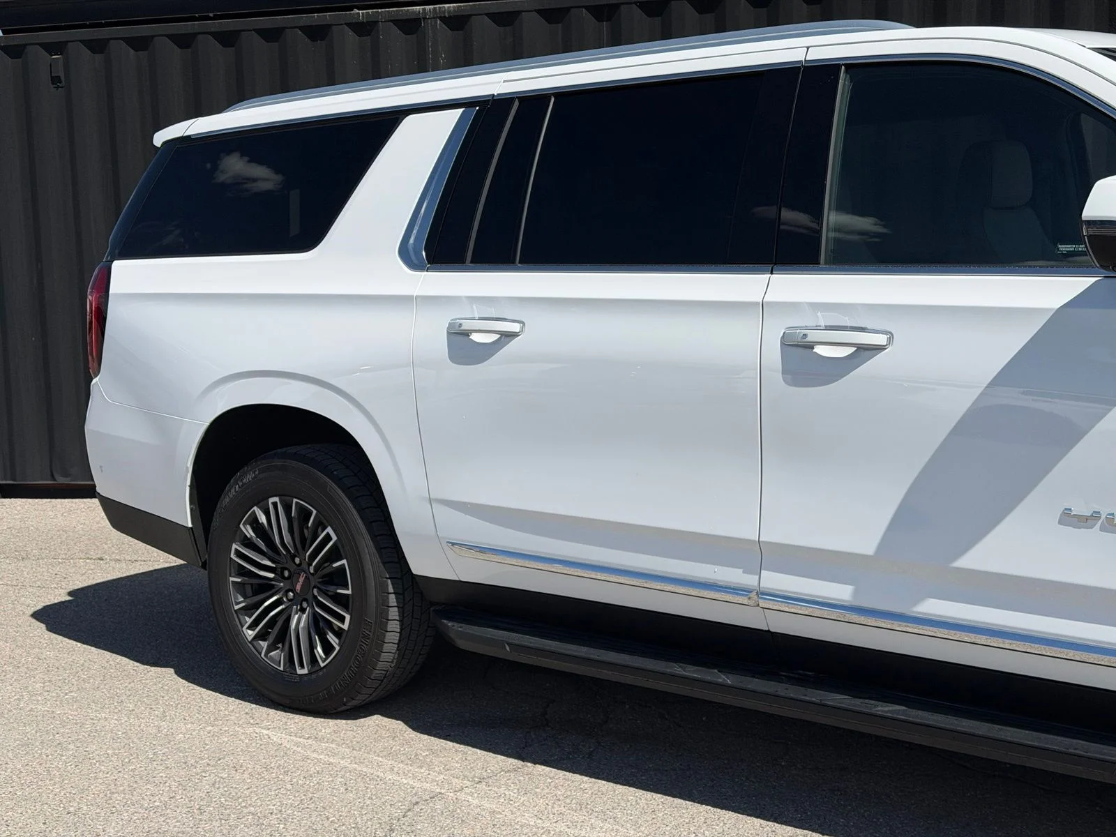 Used 2025 White GMC Elevation image 5