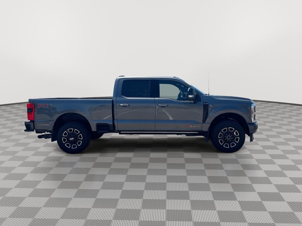 2026 Ford F-350 Super Duty Platinum - Photo 9