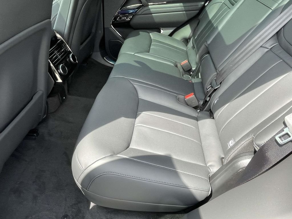 New 2026 Santorini Black Land Rover Dynamic SE image 16