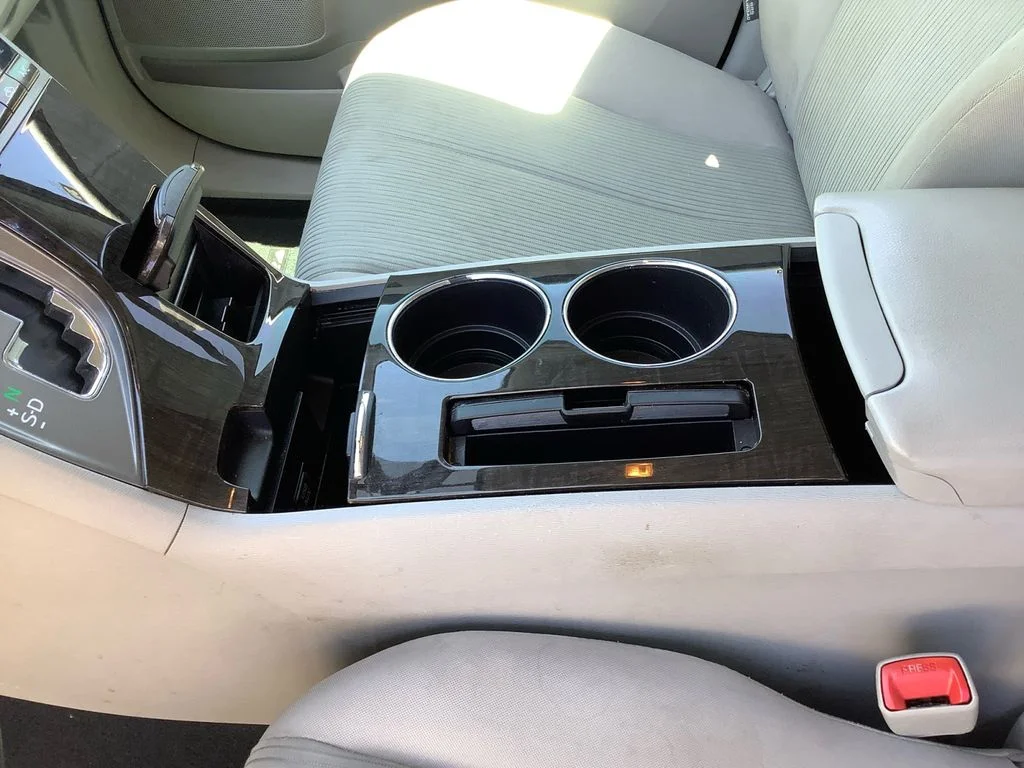 Used 2015 Gray Toyota LE image 23