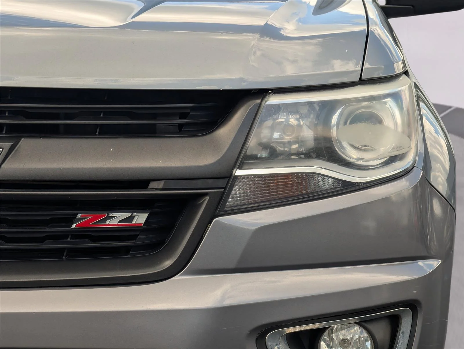 Used 2018 SATIN STEEL METALLIC Chevrolet 4WD Z71 image 34