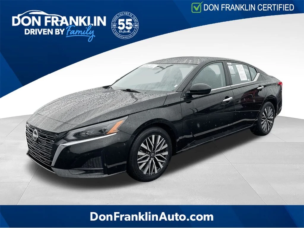 Used 2025 Black Nissan 2.5 SV image 1