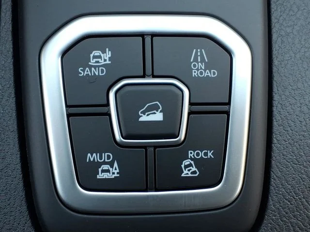 New 2026 Glacier White Nissan Crew Cab PRO-4X® image 21