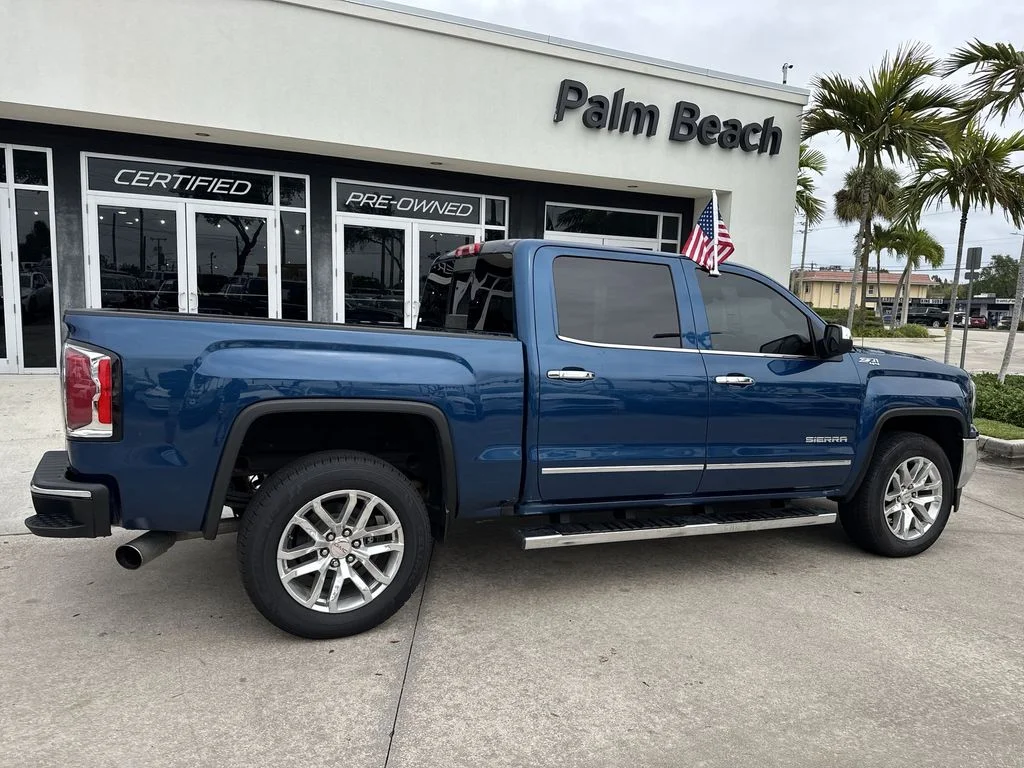 Used 2018 Blue Metallic GMC SLT image 4