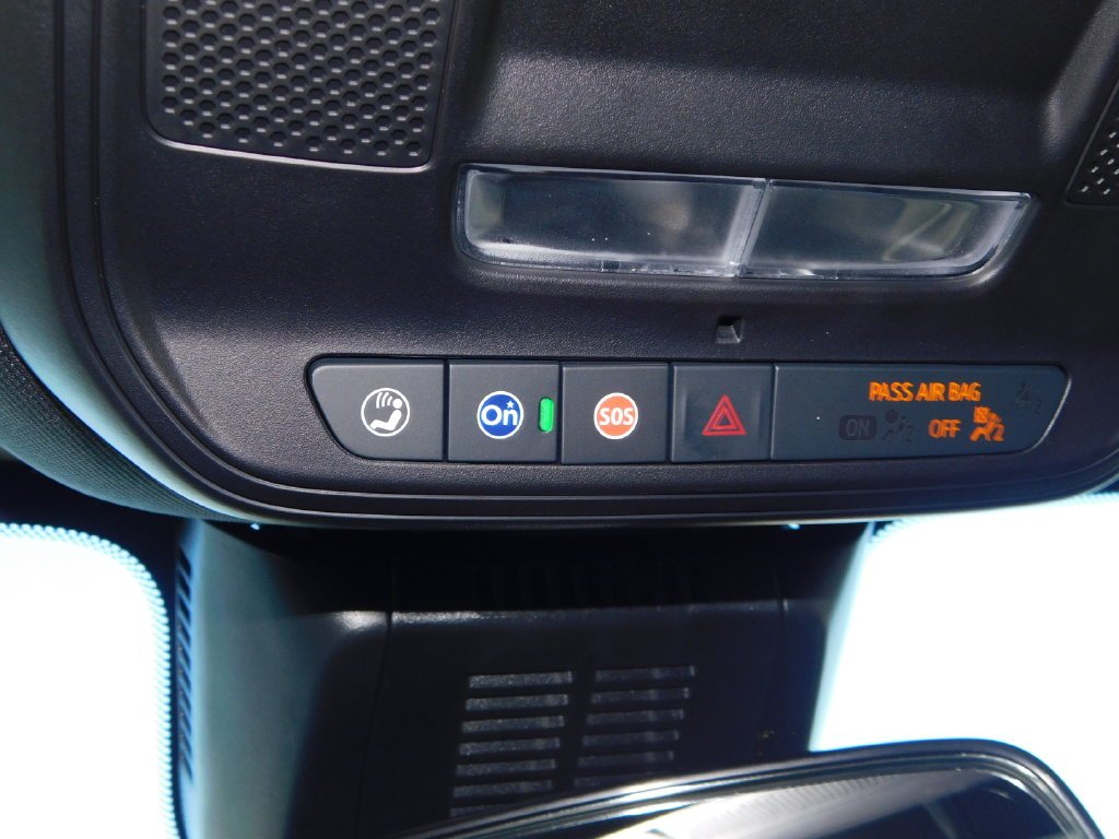 Used 2025 White Chevrolet LT image 37