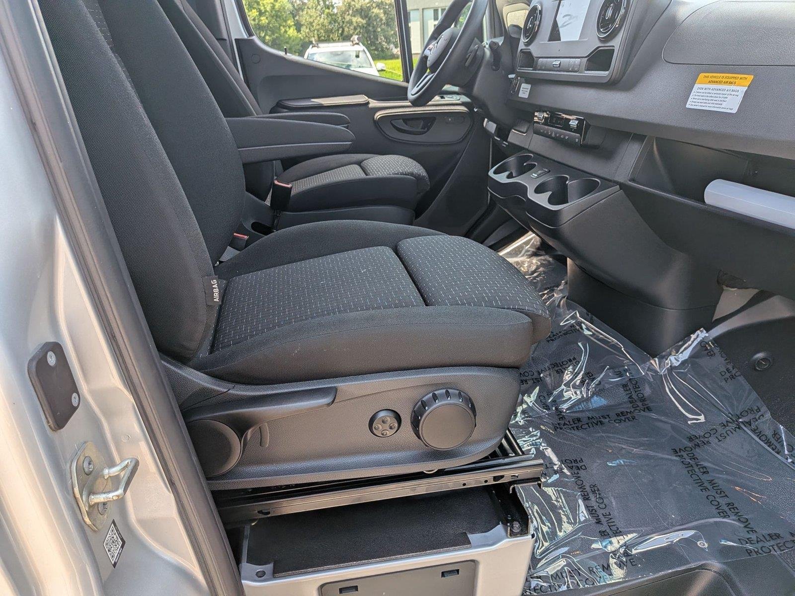 Used 2021  Mercedes-Benz  image 33