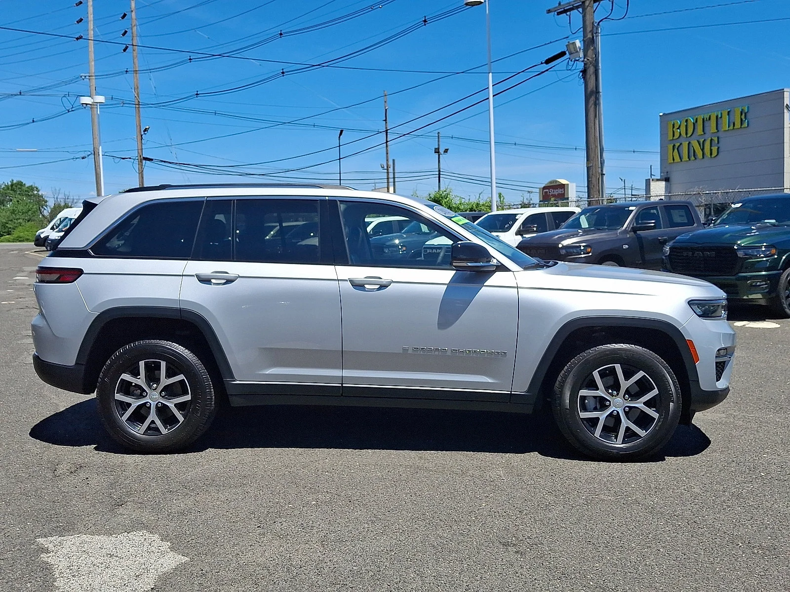 Certified Used 2023 Silver Zynith Jeep Limited image 8