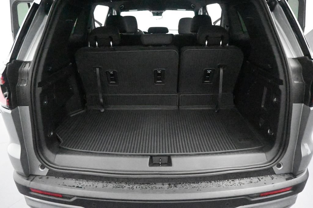 New 2026 Sterling Metallic GMC Elevation image 22