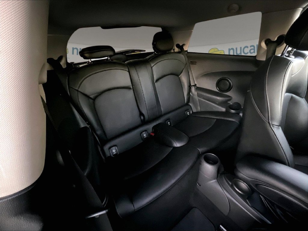Used 2018 Gray MINI Base image 19