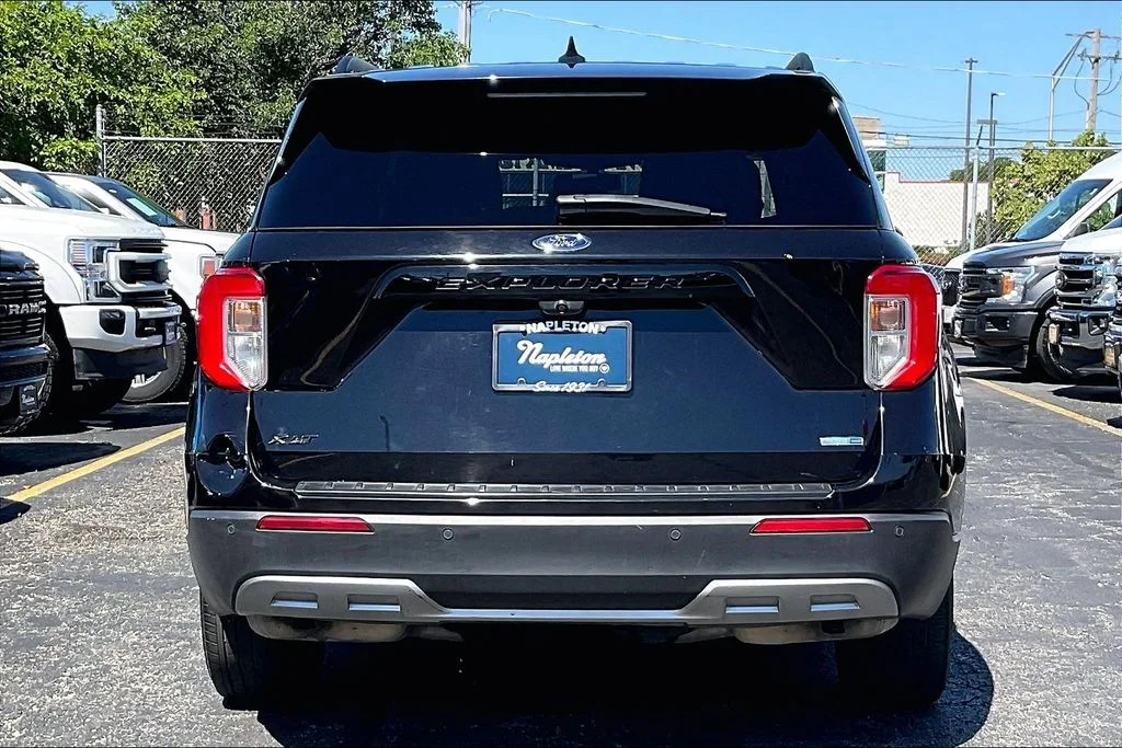 Certified Used 2020 Black Metallic Ford XLT image 3