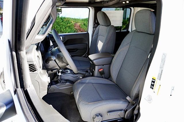 New 2026 Bright White Clear-Coat Exterior Paint Jeep Sport S image 20