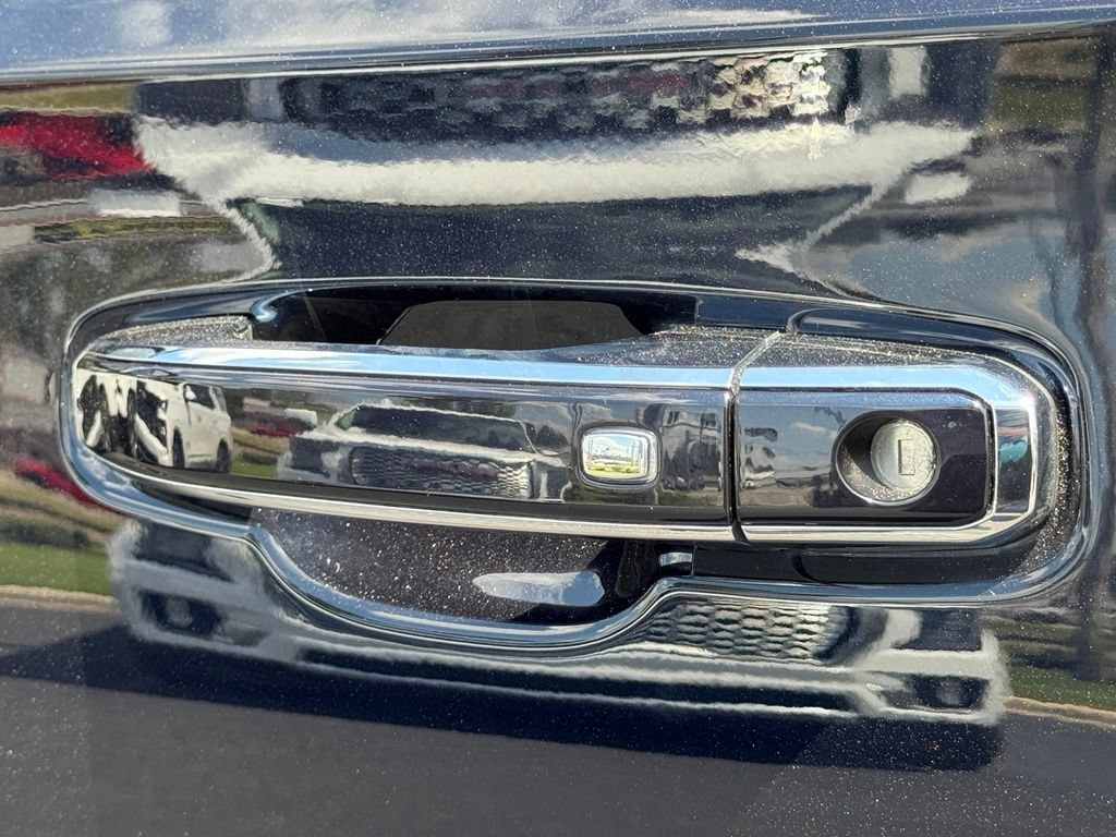 Used 2021 MIDNIGHT BLUE METALLIC Chevrolet High Country image 13