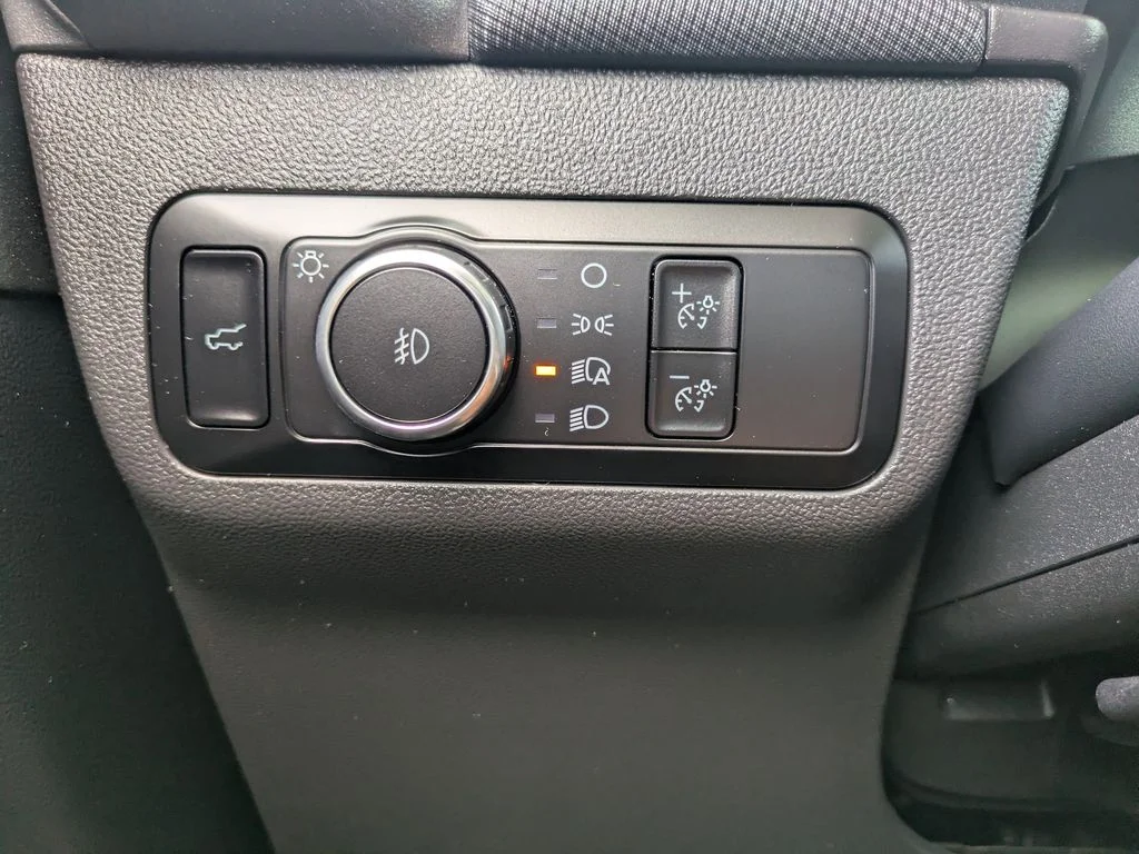 Used 2025 Azure Gray Metallic Ford Outer Banks image 29