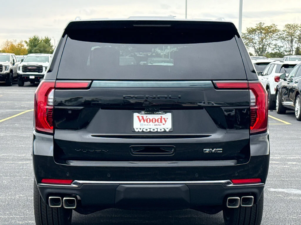 2026 GMC Yukon Denali Ultimate - Photo 9