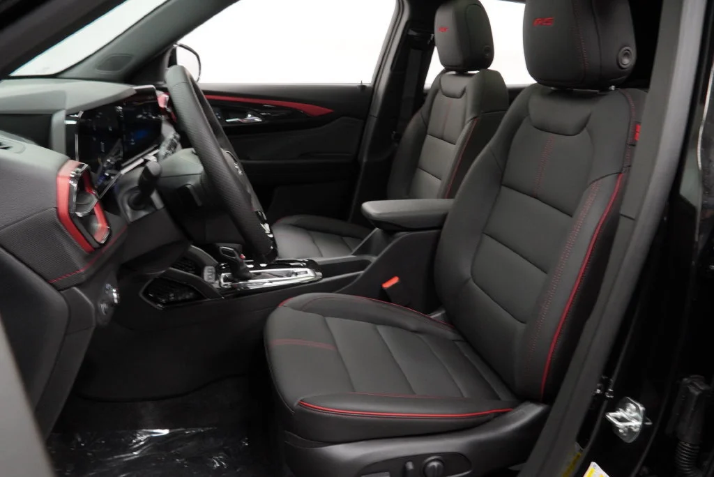 New 2026 Mosaic Black Metallic Chevrolet RS image 4