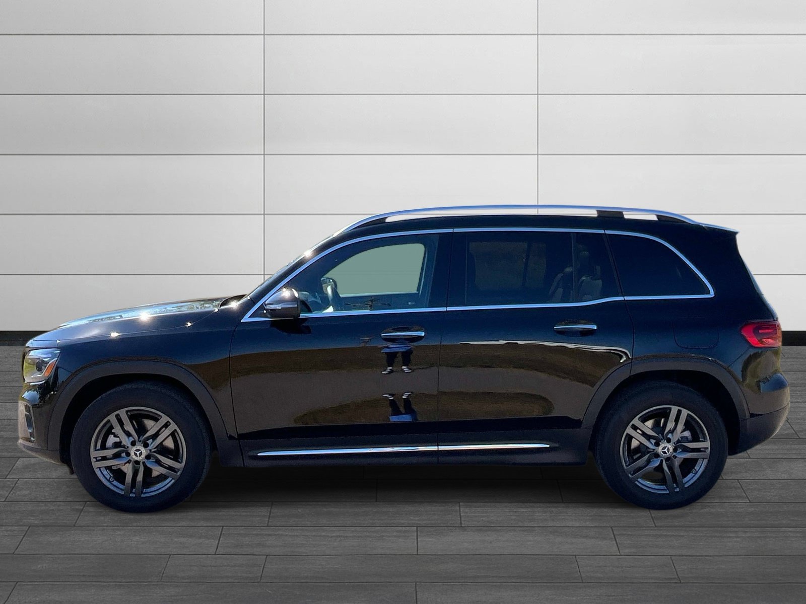 Used 2026 Night Black Mercedes-Benz GLB 250 image 6