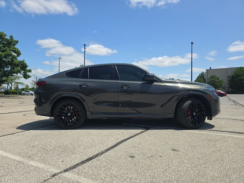 Used 2025 Gray Metallic BMW M60i image 18