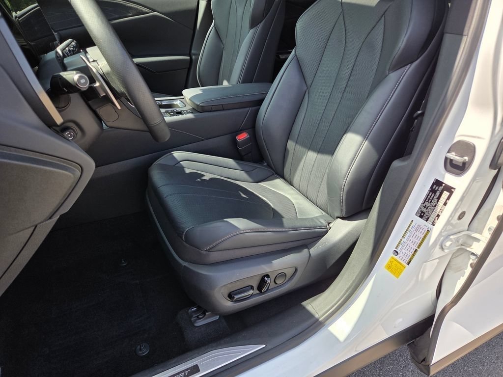 Certified Used 2023 ULTRA WHITE Lexus 350 F SPORT Handling image 8