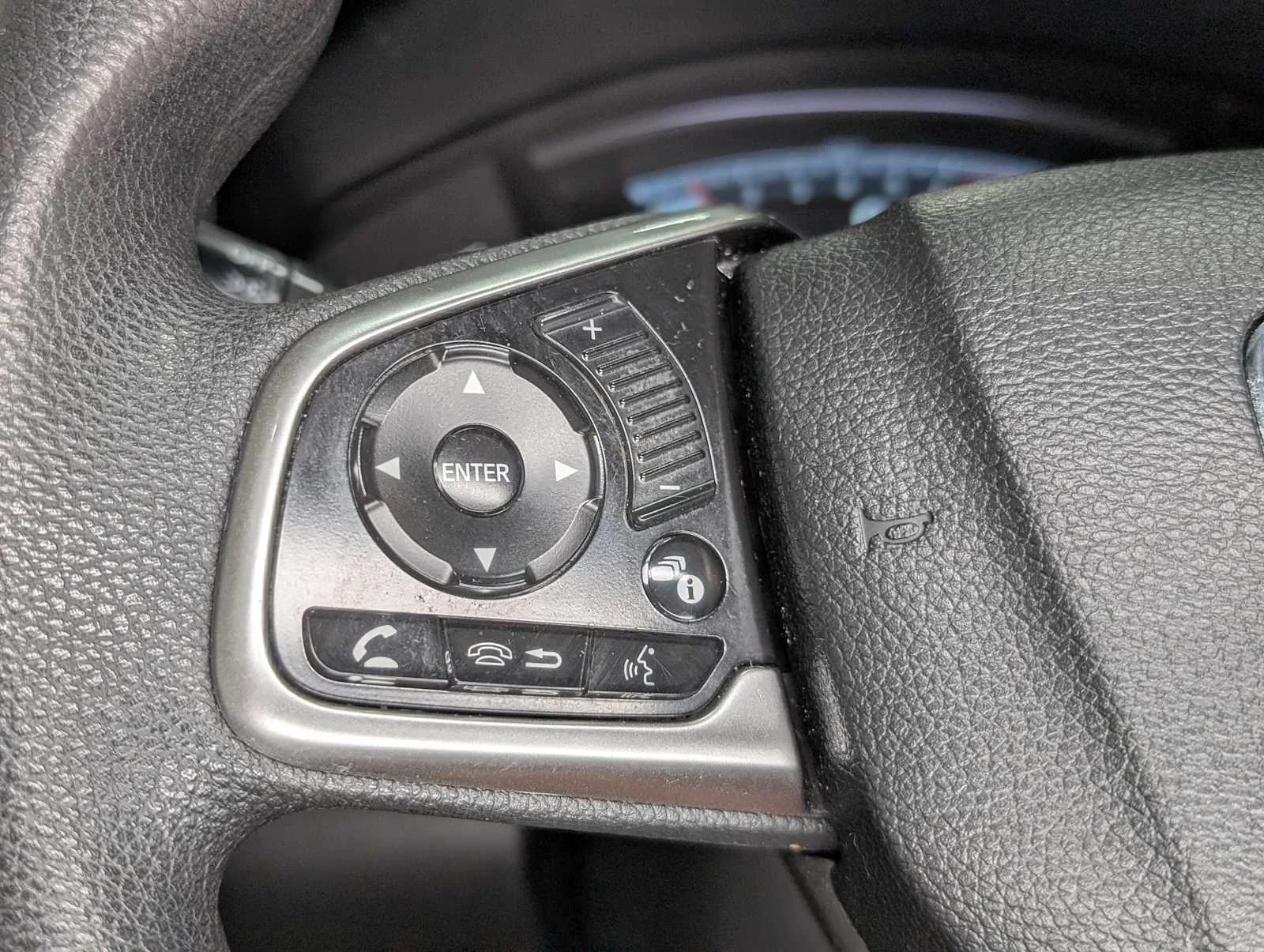 Used 2017 White Diamond Pearl Honda EX image 36