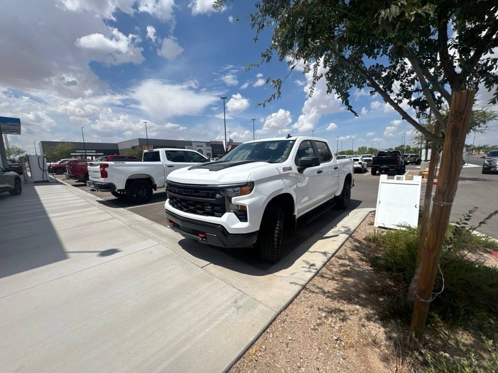 Used 2026 Summit White Chevrolet Custom Trail Boss image 2