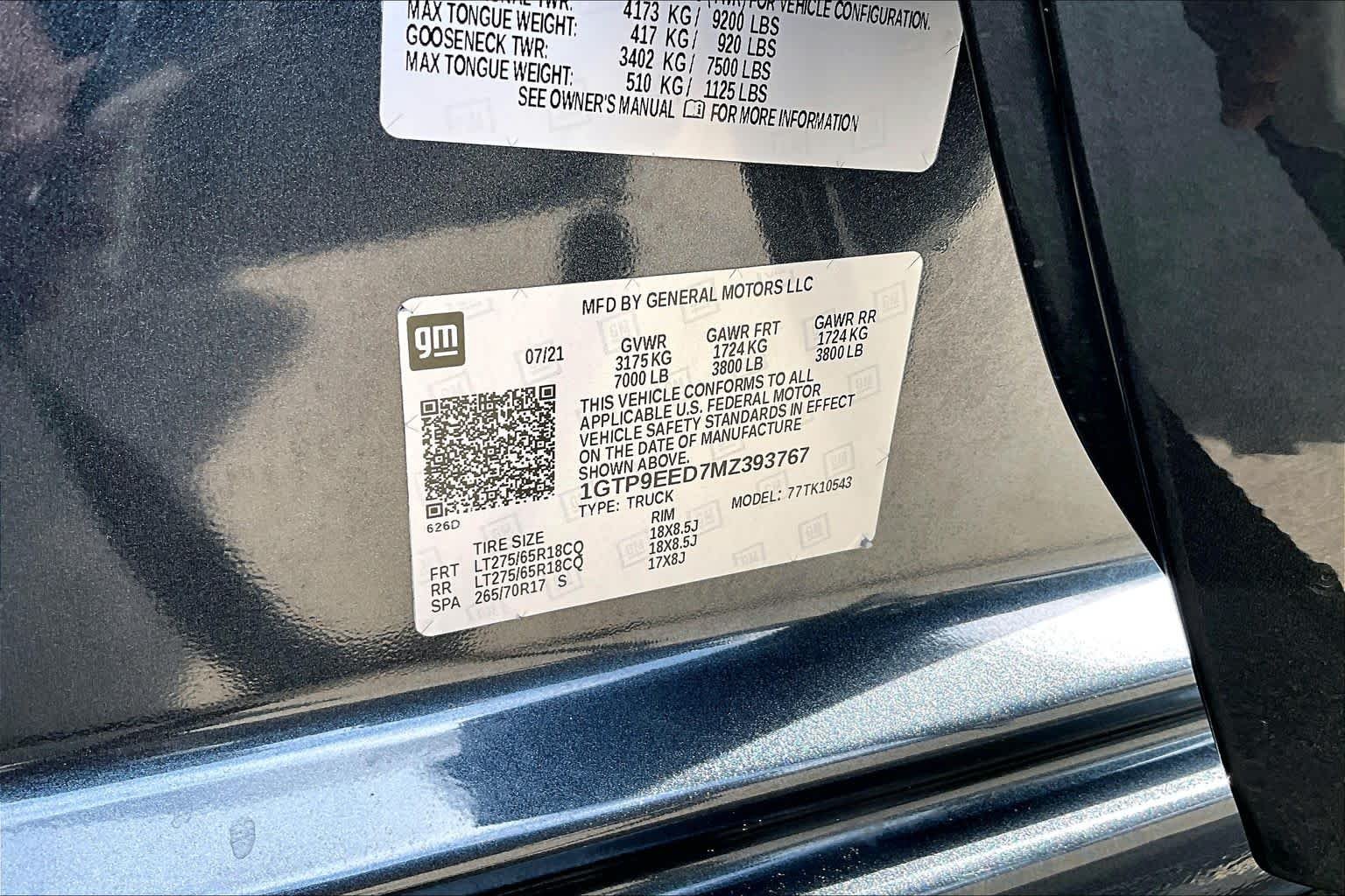 Used 2021 DARK SKY METALLIC GMC AT4 image 28