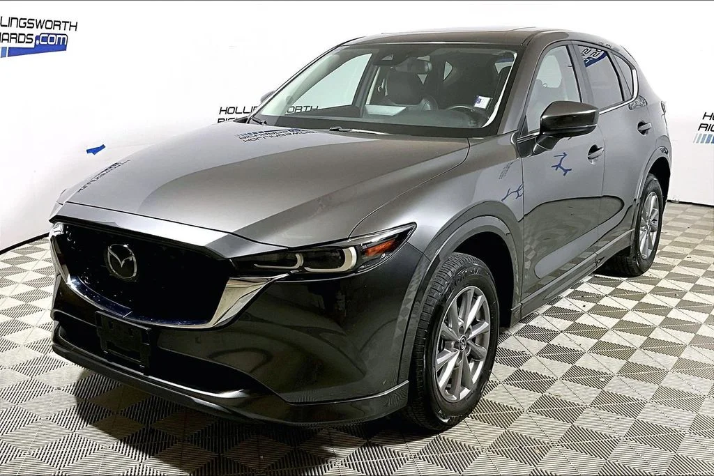 2025 Mazda CX-5 S Preferred package Auto AWD's photo
